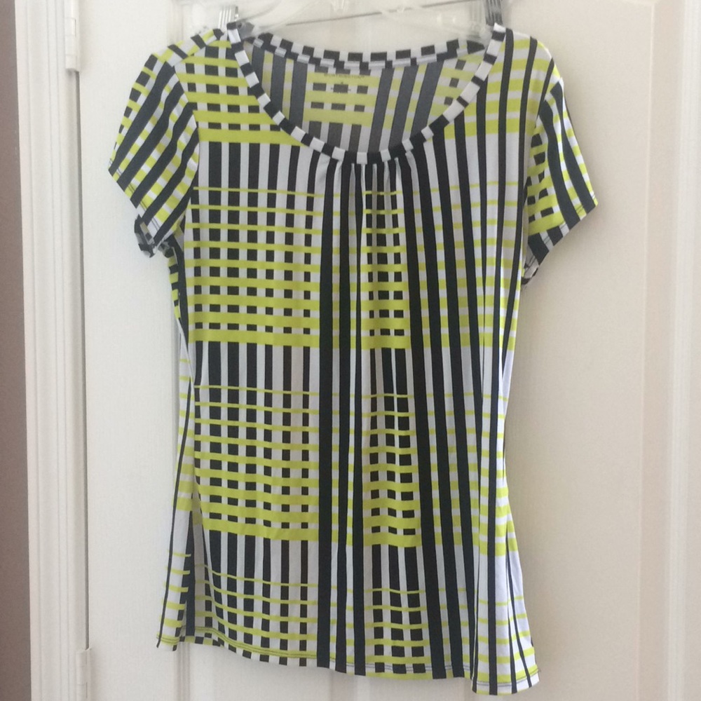 FINAL MARKDOWN Ladies worthington top medium.